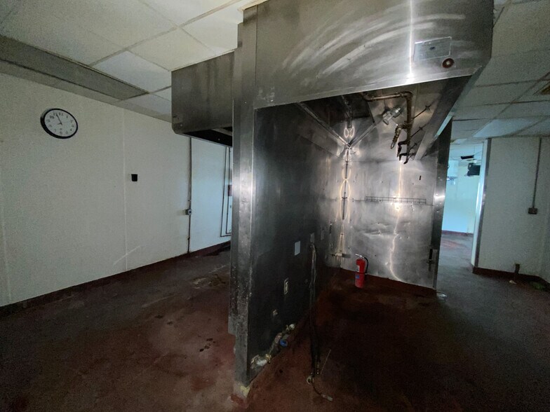 More Photos Of 4540 E Ponce De Leon Ave, Clarkston Restaurant For Lease