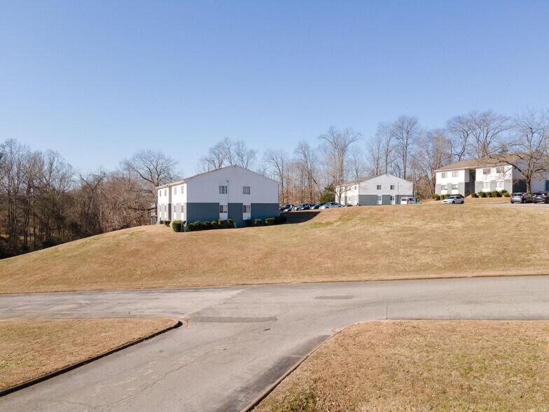 More Photos Of 1351 Avondale Dr, Clarksville Apartments For Sale