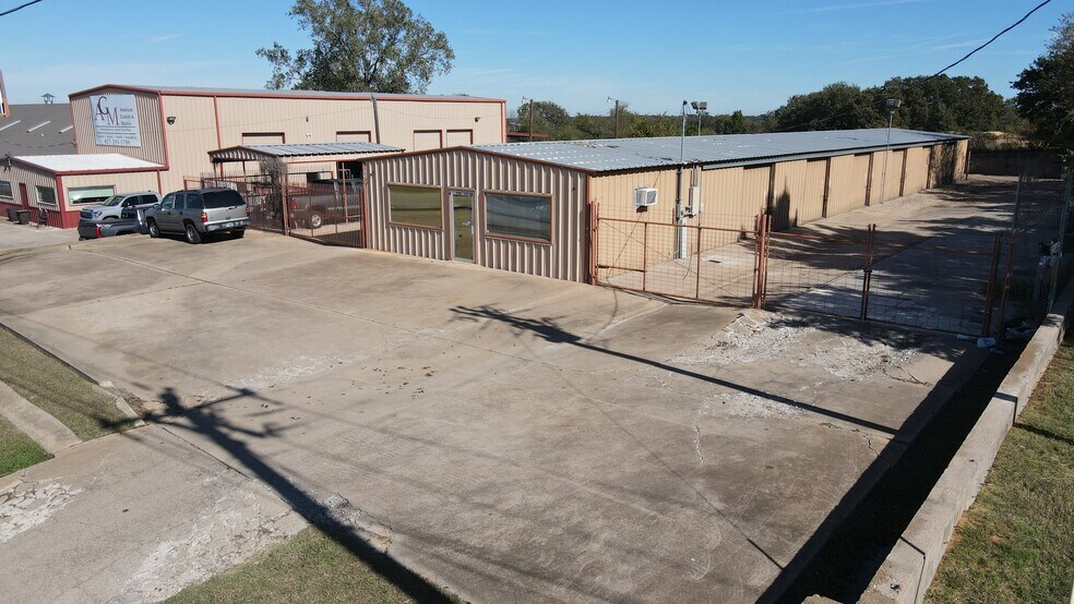 More Photos Of 2875 S Burleson Blvd, Burleson Warehouse For Sale