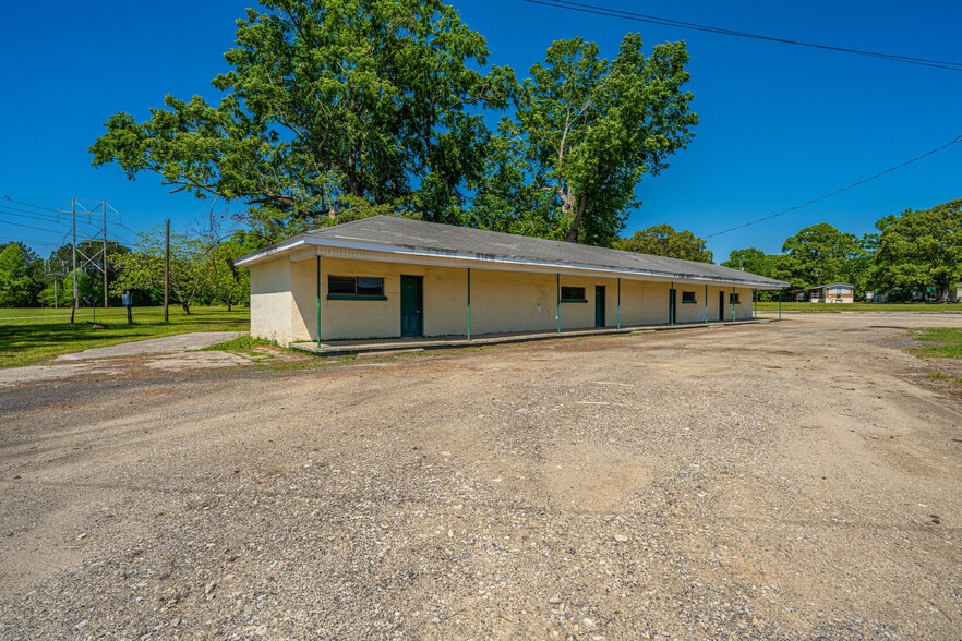 More Photos Of 1058 Edgewater Rd, Pineville Hotel For Sale