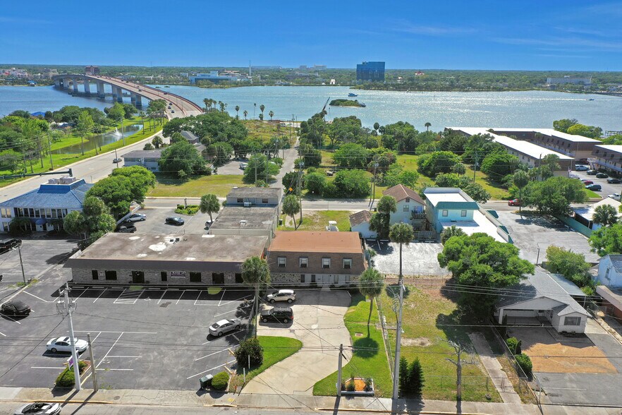 More Photos Of 162 Peninsula Dr S, Daytona Beach Medical For Sale