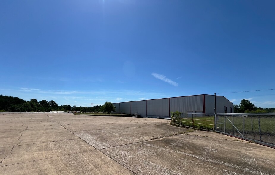 More Photos Of 2300 US-259 BUS, Kilgore Warehouse For Lease