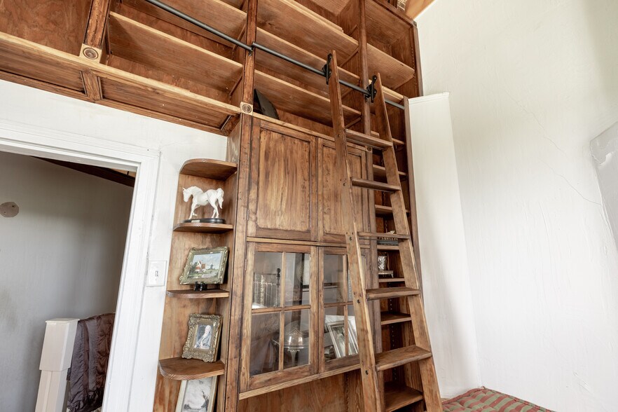 More Photos Of 2416 Lowesville Rd, Amherst Hospitality For Sale