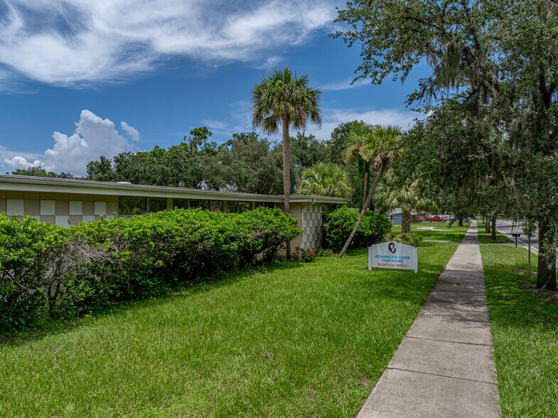 More Photos Of 2020 Flamingo Dr, Bartow Medical For Sale