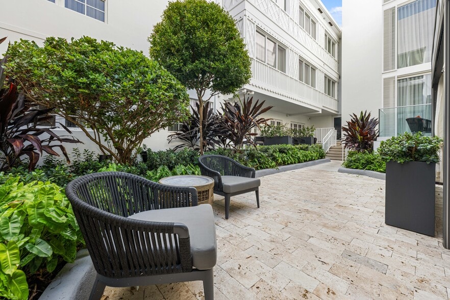 More Photos Of 334 20th St, Miami Beach Hotel For Lease