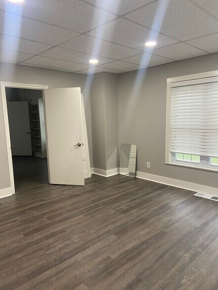More Photos Of 225 E Liberty St, Medina Office For Lease