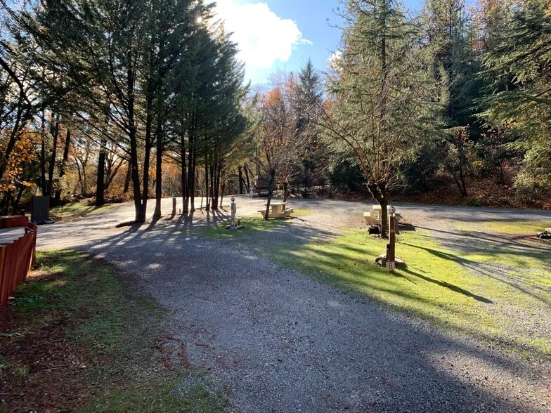 More Photos Of 19765 Gregory Creek Rd, Lakehead Trailer Camper Park For Sale