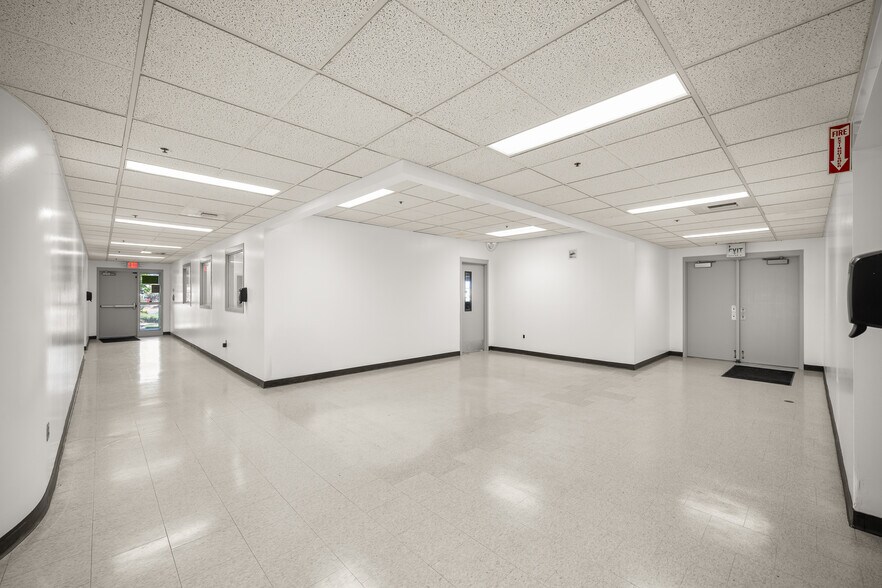 More Photos Of 10110 Aero Rd, Cheney Distribution For Lease