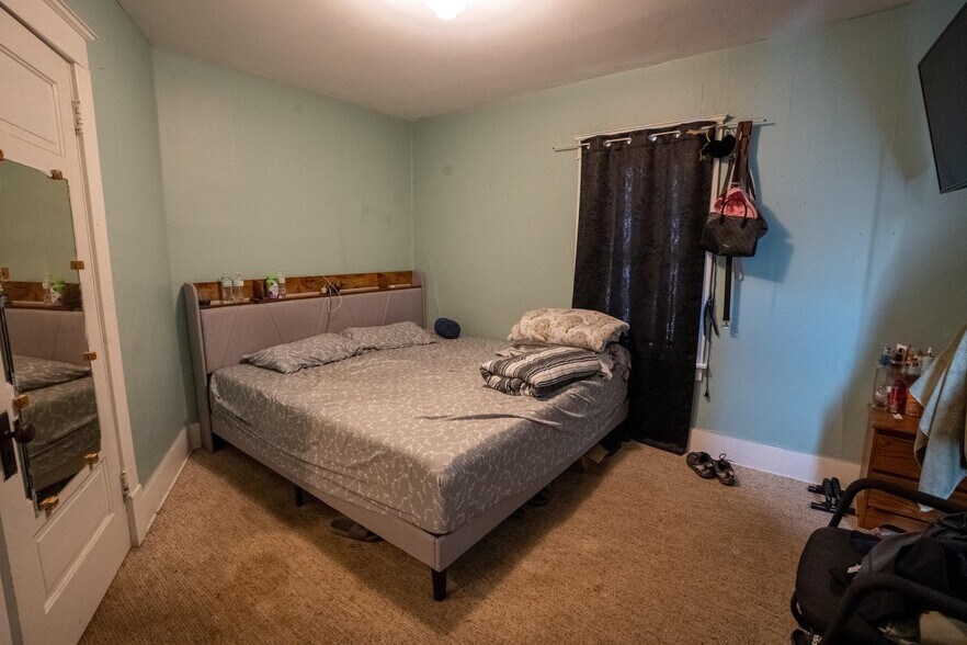 More Photos Of 507 W Wisconsin St, Sparta Flex For Sale