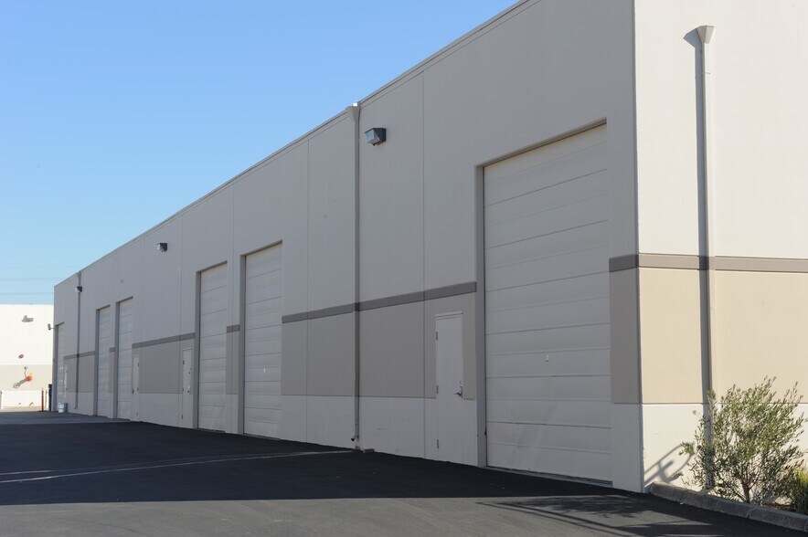More Photos Of 51-55 Bonaventura Dr, San Jose Warehouse For Lease