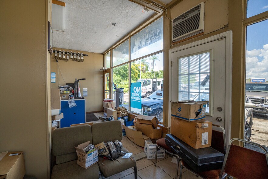 More Photos Of 5507 E Colonial Dr, Orlando Auto Repair For Sale