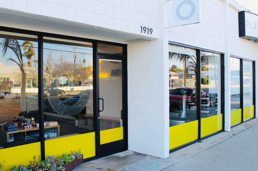 More Photos Of 1915-1919 Lincoln Blvd, Venice Storefront For Lease