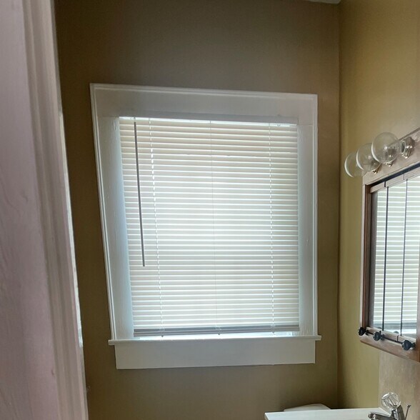 More Photos Of 117-123 Brawley Ave, Mooresville Storefront Retail Residential For Lease