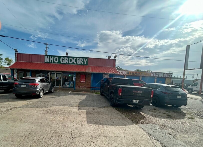 More Photos Of 506 Houston Blvd, South Houston General Retail For Sale