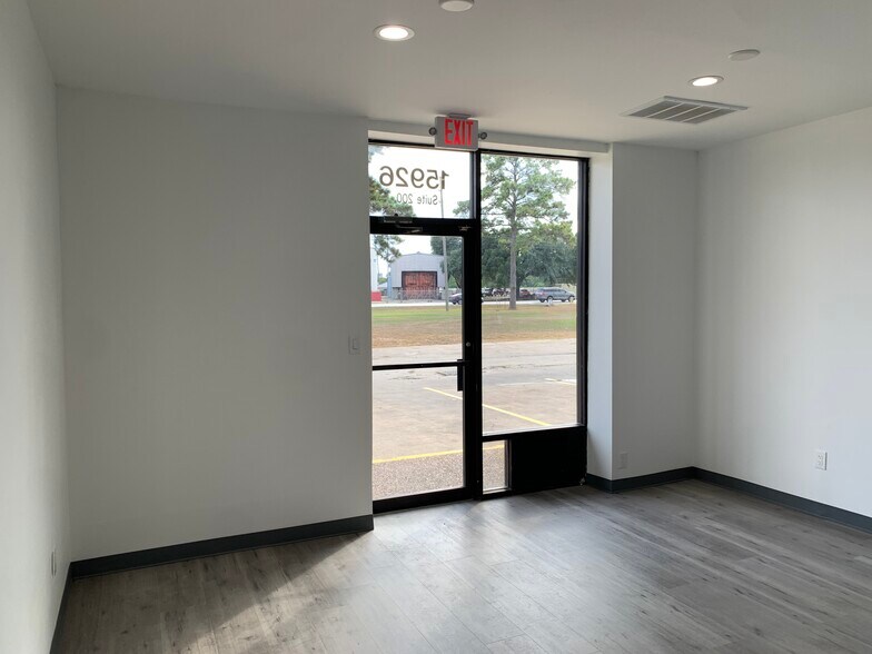 More Photos Of 15926 Cypress North Houston Rd, Cypress Industrial For Lease