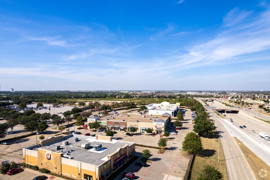 More Photos Of 2805 E Grapevine Mills Cir, Grapevine General Retail For Sale