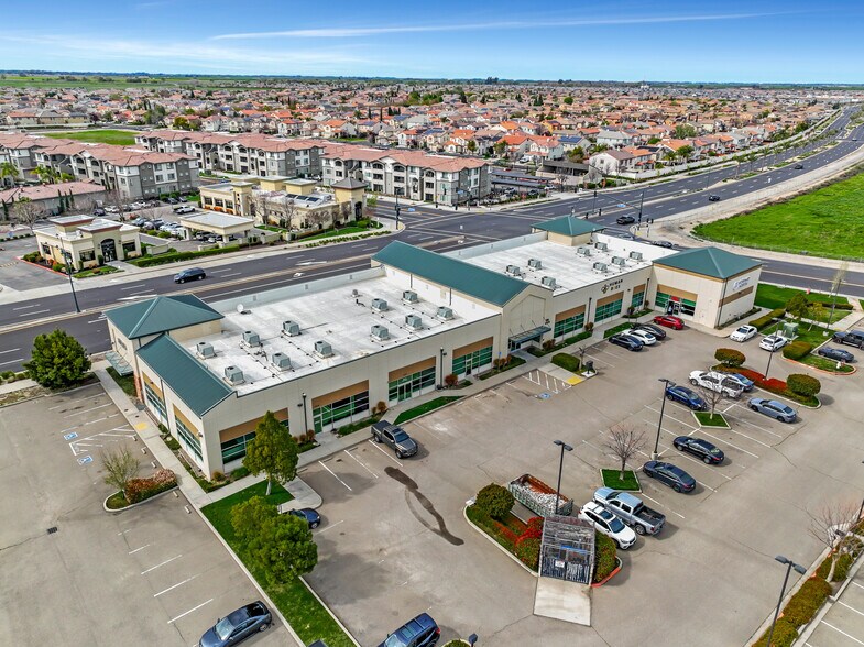 More Photos Of 17270-17272 Golden Valley Pky, Lathrop Office For Sale