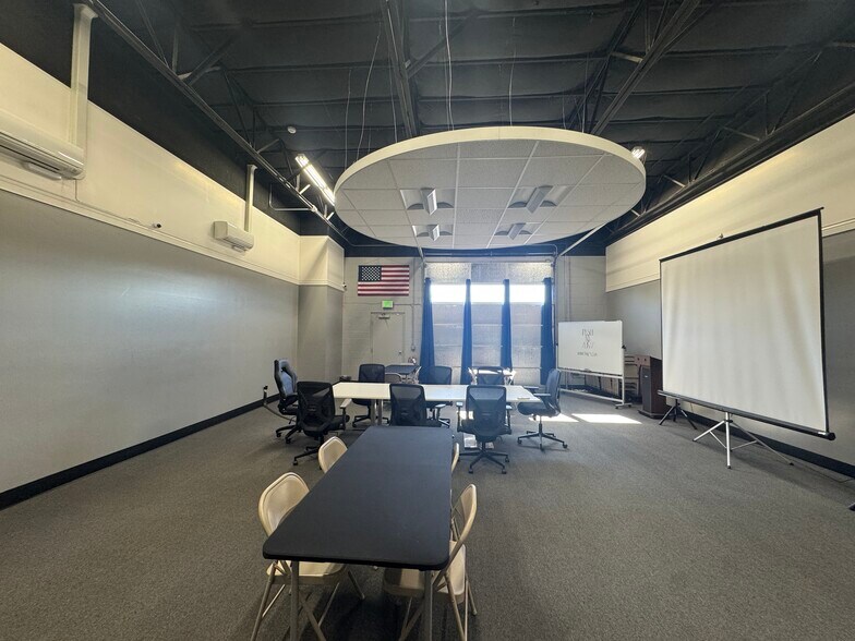 More Photos Of 5440 Louie Ln, Reno Flex For Lease