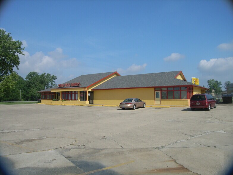 Primary Photo Of 1401 E Market St, Celina Restaurant For Sale