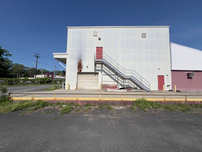 More Photos Of 2 S Plank Rd, Newburgh Warehouse For Sale