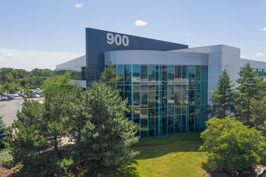 More Photos Of 900 N Arlington Heights Rd, Itasca Office For Lease