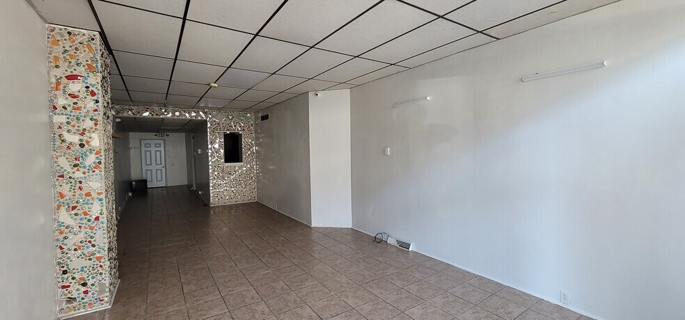 More Photos Of 52 S 6th St, Reading General Retail For Lease