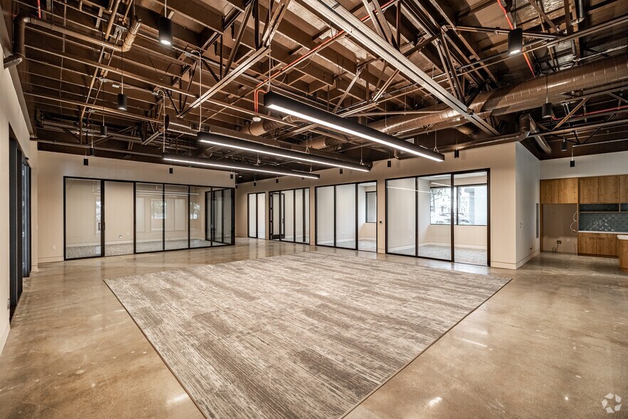 More Photos Of 200 E Baker St, Costa Mesa Loft Creative Space For Lease