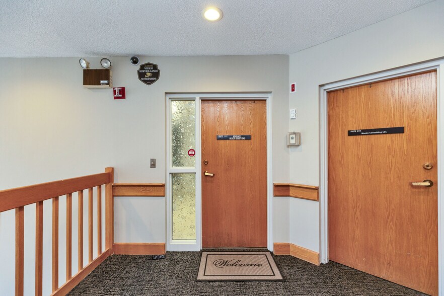 More Photos Of 254 N Broadway, Salem Storefront Retail Office For Sale