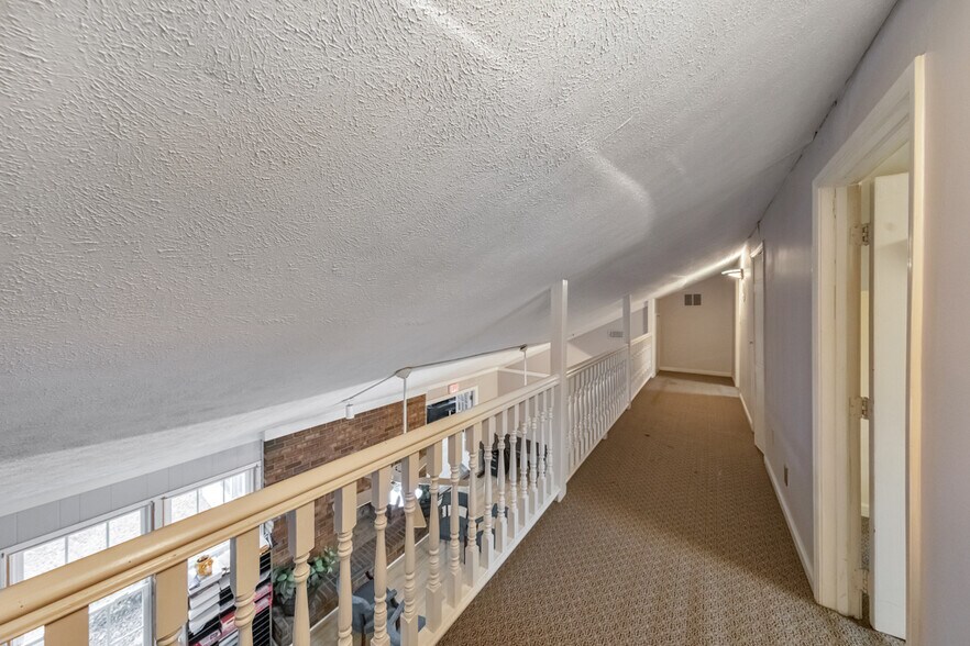 More Photos Of 2440 Sandy Plains Rd, Marietta Office For Sale