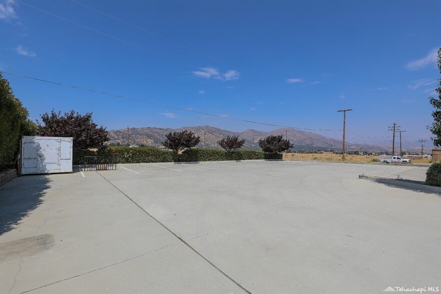 More Photos Of 20705 South St, Tehachapi Freestanding For Lease