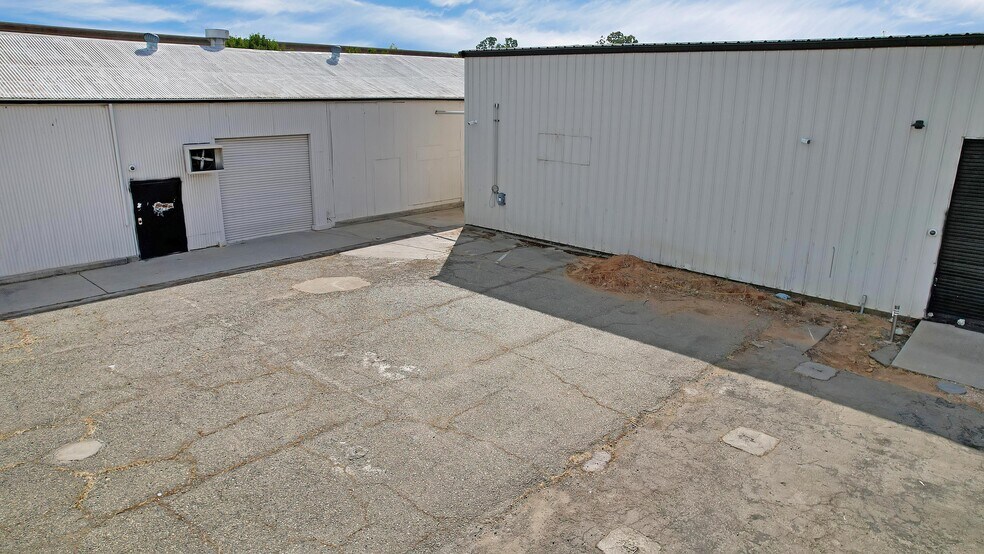 More Photos Of 1127 Chestnut St, Marysville Warehouse For Sale