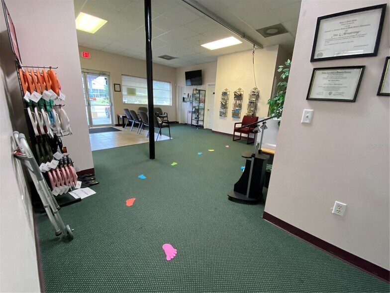 More Photos Of 205 N Scenic Hwy, Frostproof General Retail For Sale