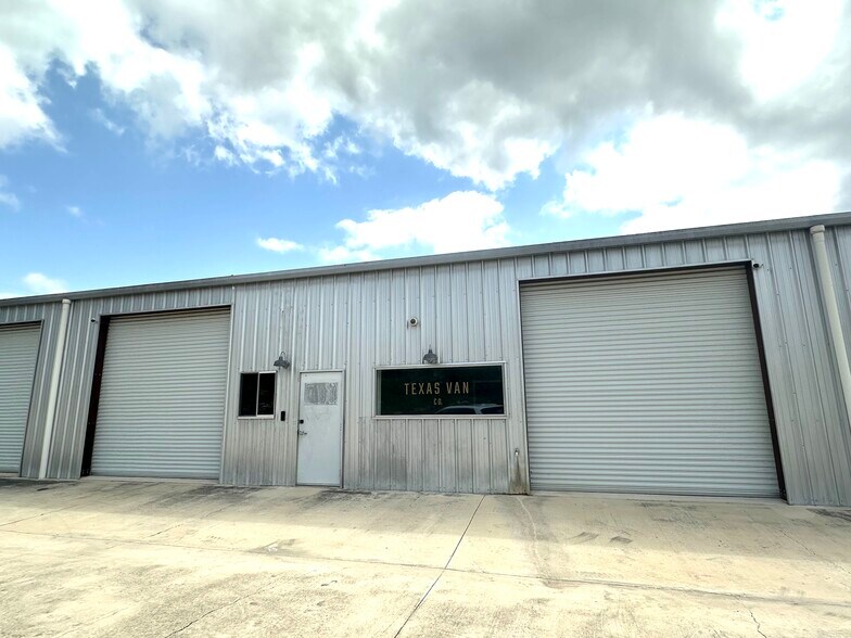 More Photos Of 18281 FM 150 W, Driftwood Warehouse For Lease