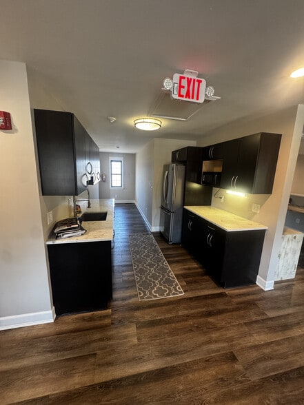 More Photos Of 453 N Lindbergh Blvd, Creve Coeur Office For Sale