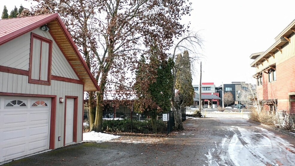 More Photos Of 327 Spokane Ave, Whitefish Flex For Sale