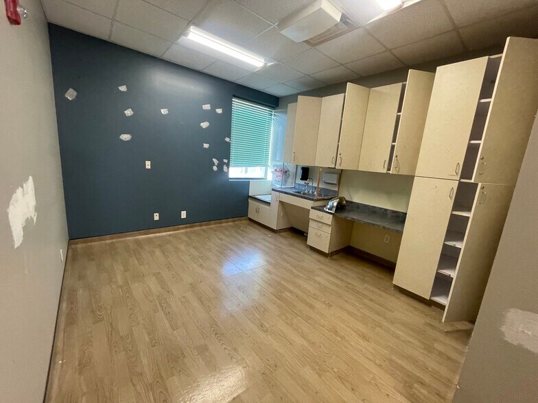 More Photos Of 1515 Jarret Pl, Bronx Hospital For Lease