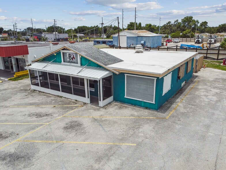 More Photos Of 275 S Lake Shore Way, Lake Alfred Restaurant For Sale