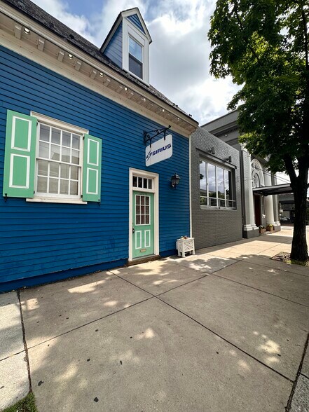 More Photos Of 1306-1308 W Main St, Richmond Storefront Retail Office For Lease