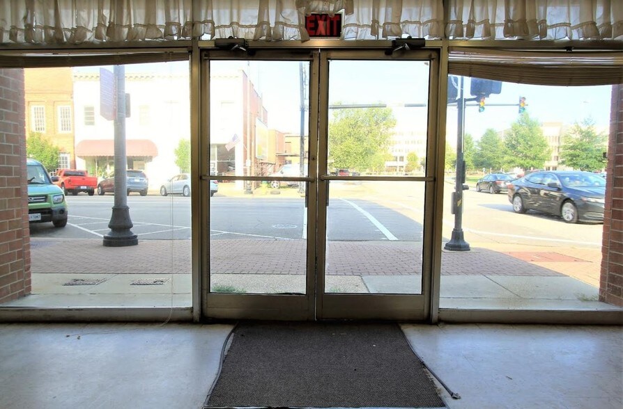 More Photos Of 124 Gillespie St, Fayetteville Office For Lease