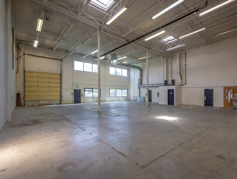 More Photos Of 9110 196A St, Langley Light Distribution For Lease