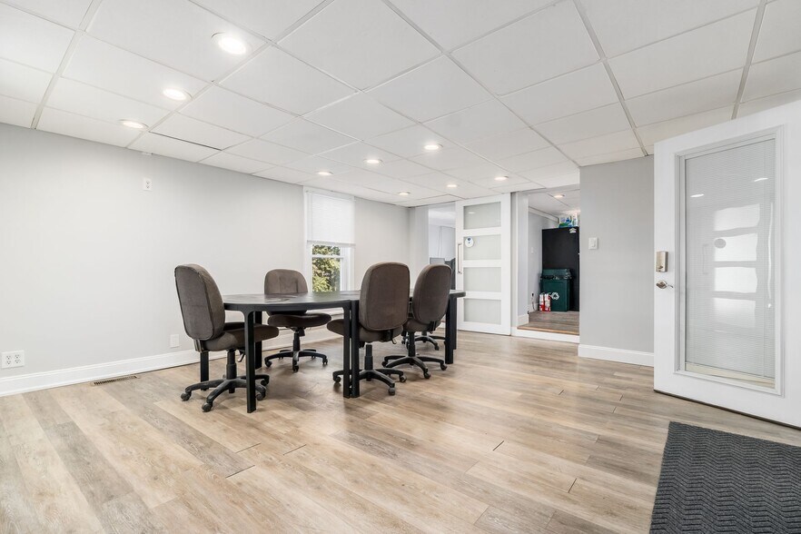 More Photos Of 545 E Main St, Lancaster Office Residential For Sale