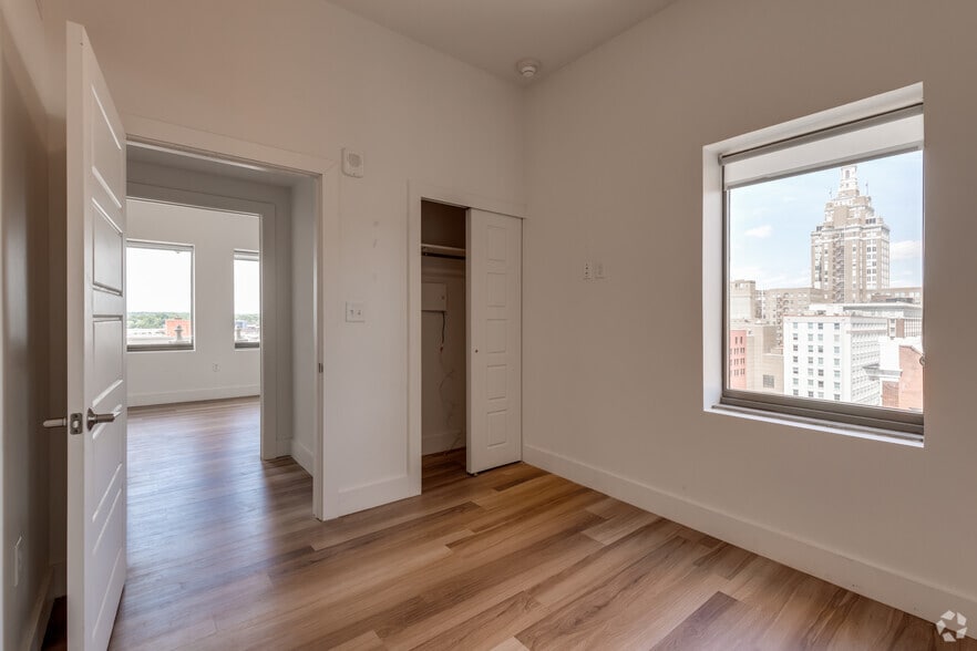 More Photos Of 403 S Cheyenne Ave, Tulsa Apartments For Lease