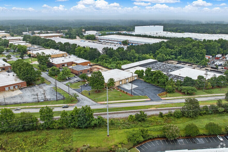 More Photos Of 5622 E Ponce de Leon Ave, Stone Mountain Distribution For Lease