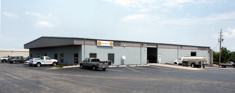 More Photos Of 7110 E Ben White Blvd, Austin Warehouse For Lease