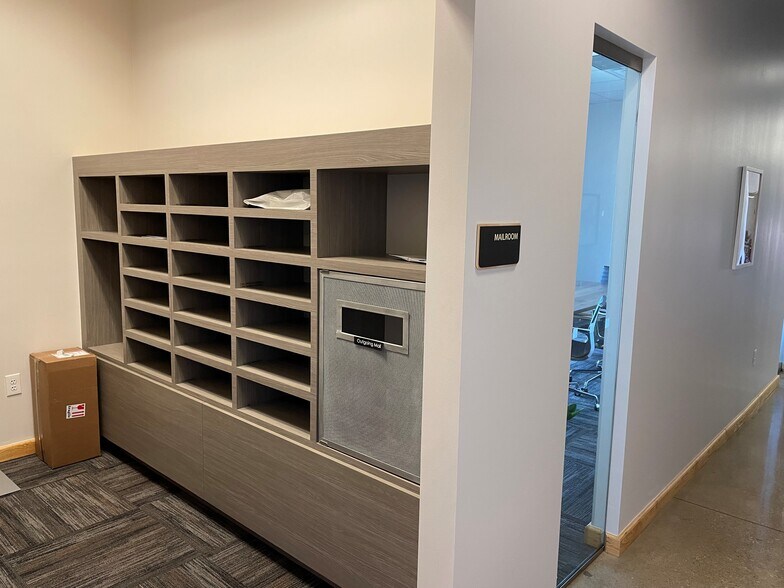 More Photos Of 710 Presidential Dr, Richardson Office For Lease