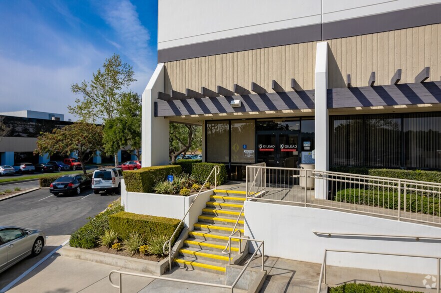 More Photos Of 542 W Covina Blvd, San Dimas Manufacturing For Lease