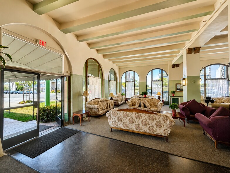 More Photos Of 3645 Park Blvd, San Diego Hotel For Sale
