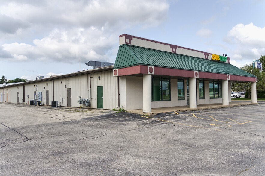 More Photos Of 1641 Commanche Ave, Green Bay Storefront For Sale