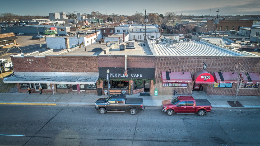 More Photos Of 118 Main St S, Cambridge Storefront For Sale