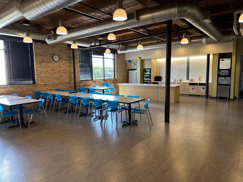 More Photos Of 600 Stinson Blvd NE, Minneapolis Office For Sale